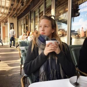 Meet your Posher, Elena